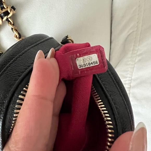 Chanel Clutch with chain - Picture 7 of 7